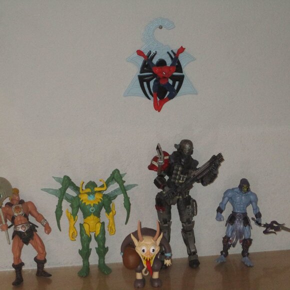 Lot of 6 Action Figures Various Avengers Master of the Universe He Man Good - Picture 1 of 2